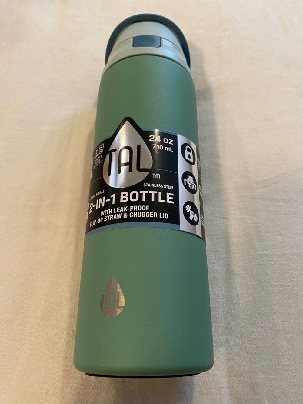 24 oz Green 2-in-1 Insulated Water Bottle with Leak-Proof Straw & Chug Lid